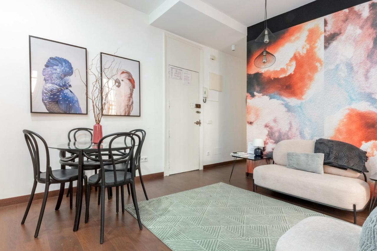 2 Bedrooms 2 Bathrooms Furnished - Malasana - Bright Stylish - Mintystay Madrid Exterior photo