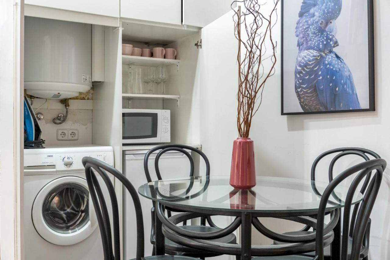 2 Bedrooms 2 Bathrooms Furnished - Malasana - Bright Stylish - Mintystay Madrid Exterior photo