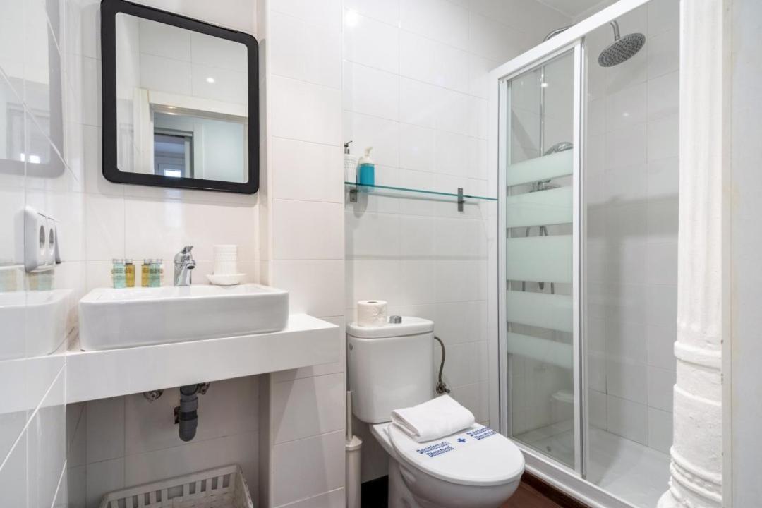 2 Bedrooms 2 Bathrooms Furnished - Malasana - Bright Stylish - Mintystay Madrid Exterior photo